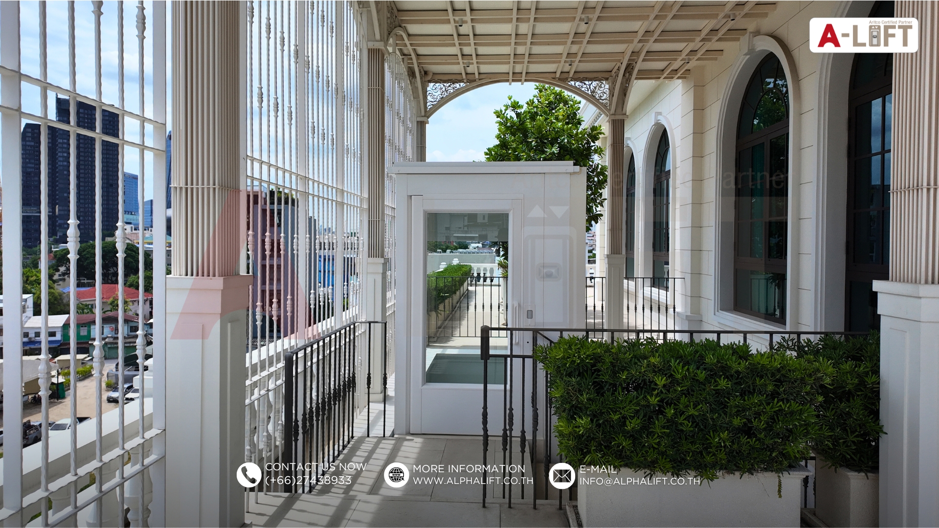 ลิฟต์บ้าน Aritco รุ่น HomeLift Access ติดตั้งภายกึ่งนอกบ้าน ย่านสาทร กรุงเทพฯ ประเทศไทย ลิฟต์บ้านดีไซน์หรูจากสวีเดน ติดตั้งโดยบริษัท แอลฟา-ลิฟต์ (ประเทศไทย)