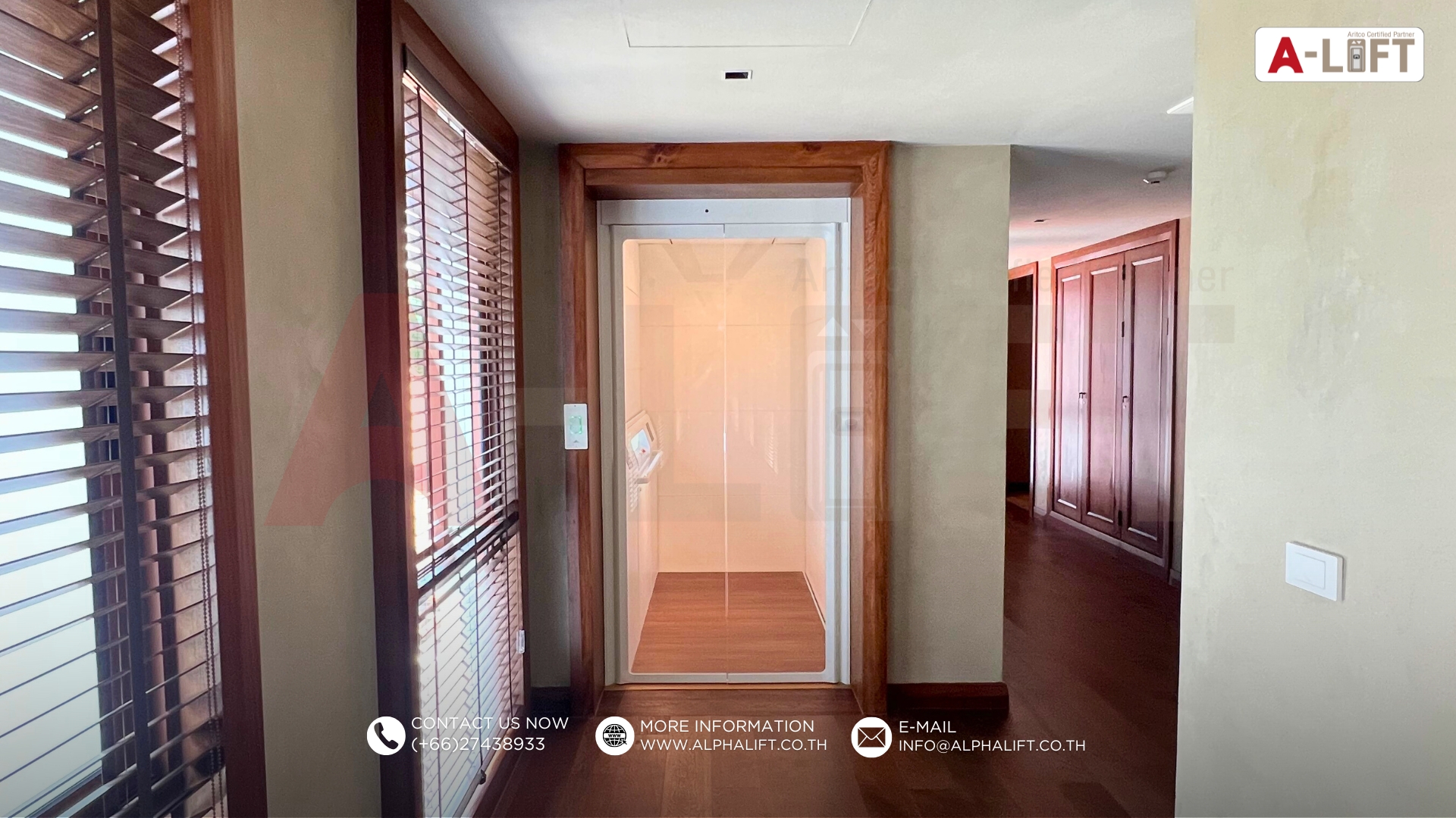 ลิฟต์บ้าน Aritco HomeLift Access ภายในบ้านหรู 2 ชั้น ดีไซน์เรียบหรู ติดตั้งโดยแอลฟา-ลิฟต์ (ประเทศไทย)