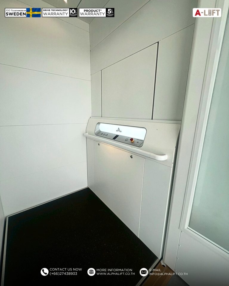 แผงควบคุมลิฟต์บ้าน Aritco HomeLift Access แบบ Half Height Wall ภายในห้องโดยสาร ดีไซน์เรียบง่ายสไตล์สแกนดิเนเวีย
