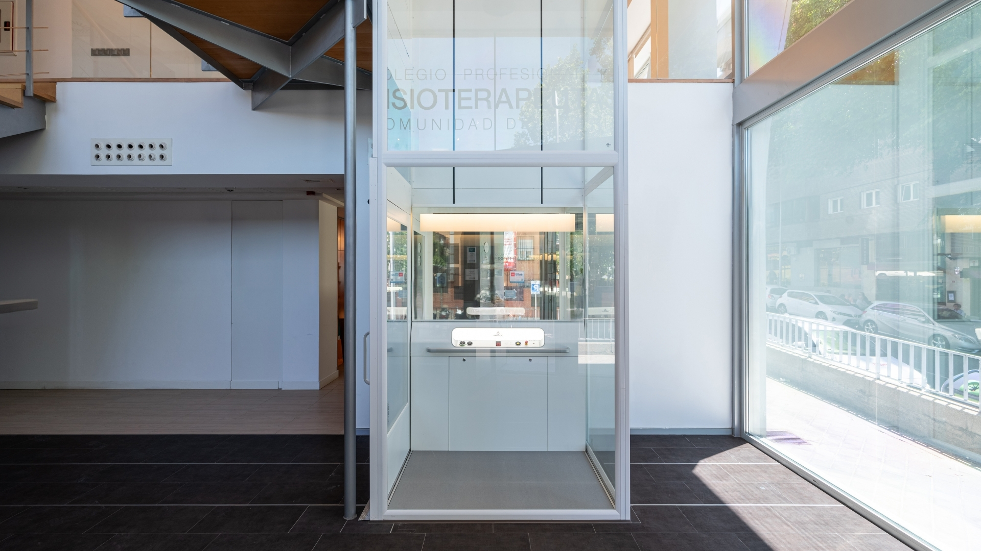 ลิฟต์โดยสารสาธารณะ Aritco PublicLift Access จากสวีเดน ดีไซน์หรู ปลอดภัย มาตรฐานยุโรป