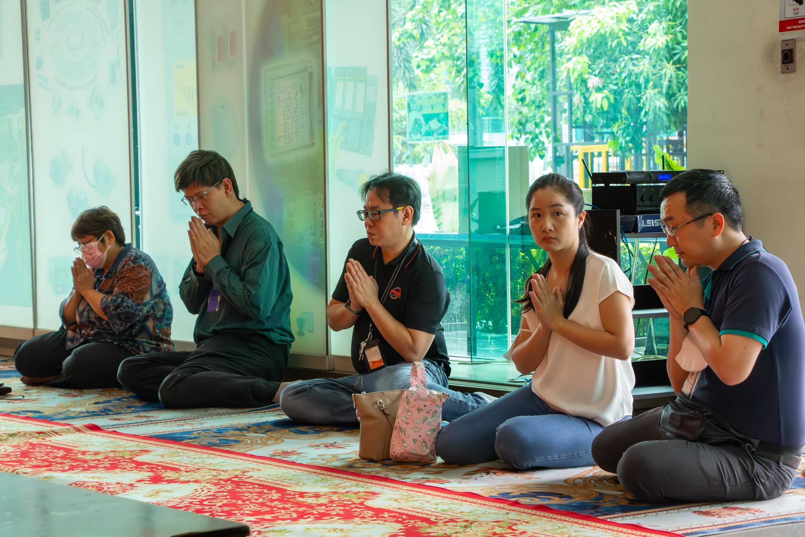 พนักงานในเครือ TIC Solution Group ร่วมกิจกรรมทำบุญบริษัท เพื่อเสริมสิริมงคลและพลังใจ ปี 2569