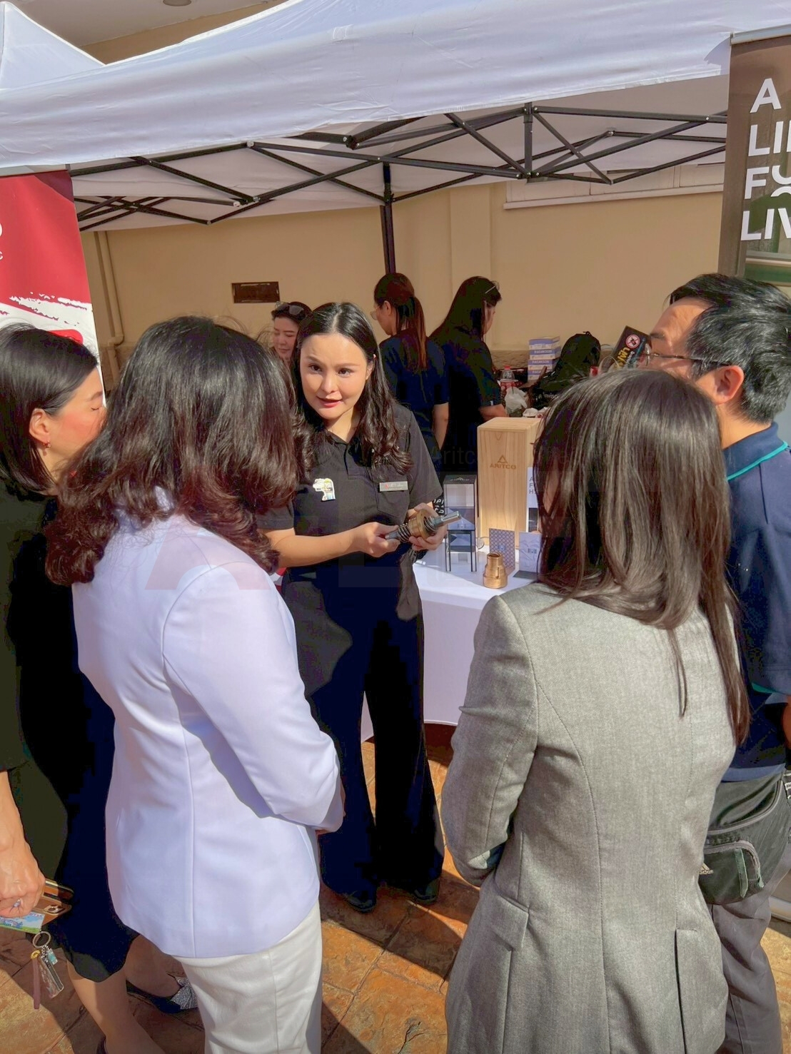 ทีมแอลฟา-ลิฟต์ (ประเทศไทย) สาธิตเทคโนโลยีลิฟต์บ้าน Aritco จากสวีเดน ในงานวันเด็กแห่งชาติ 2569