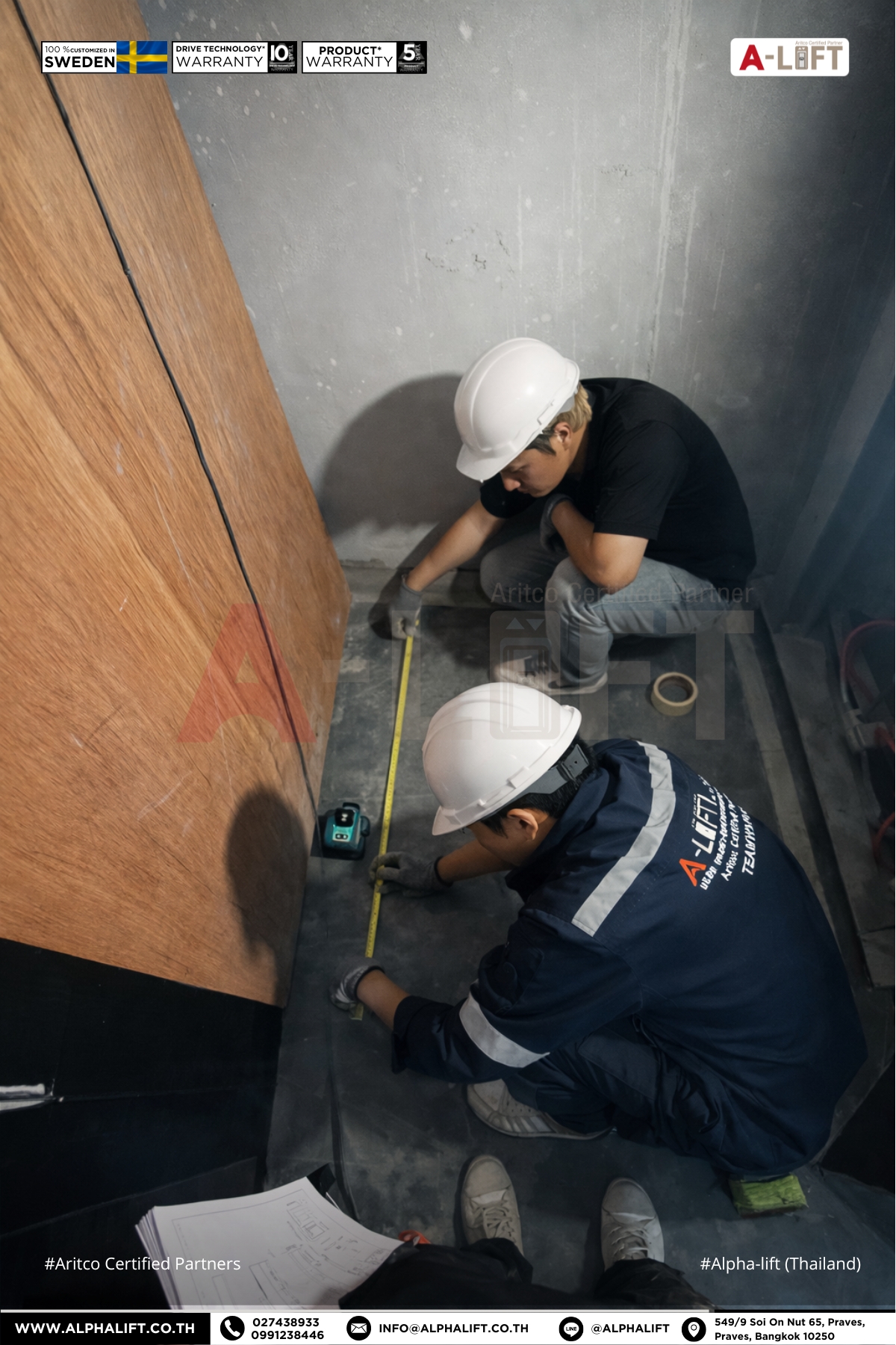 ทีมวิศวกรกำลังวัดพื้นที่หน้างานเพื่อติดตั้งลิฟต์ Aritco PublicLift Access ในร้านอาหารของโรงแรมหรู พัทยา ชลบุรี